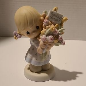 Precious Moments Collectors Club 2000 Figurine Holding Bouquet